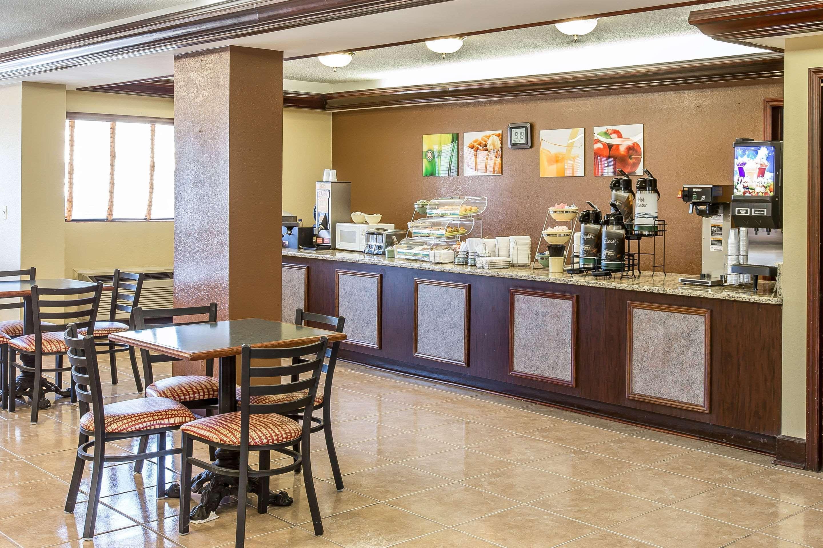Quality Inn And Suites Macon Exterior photo